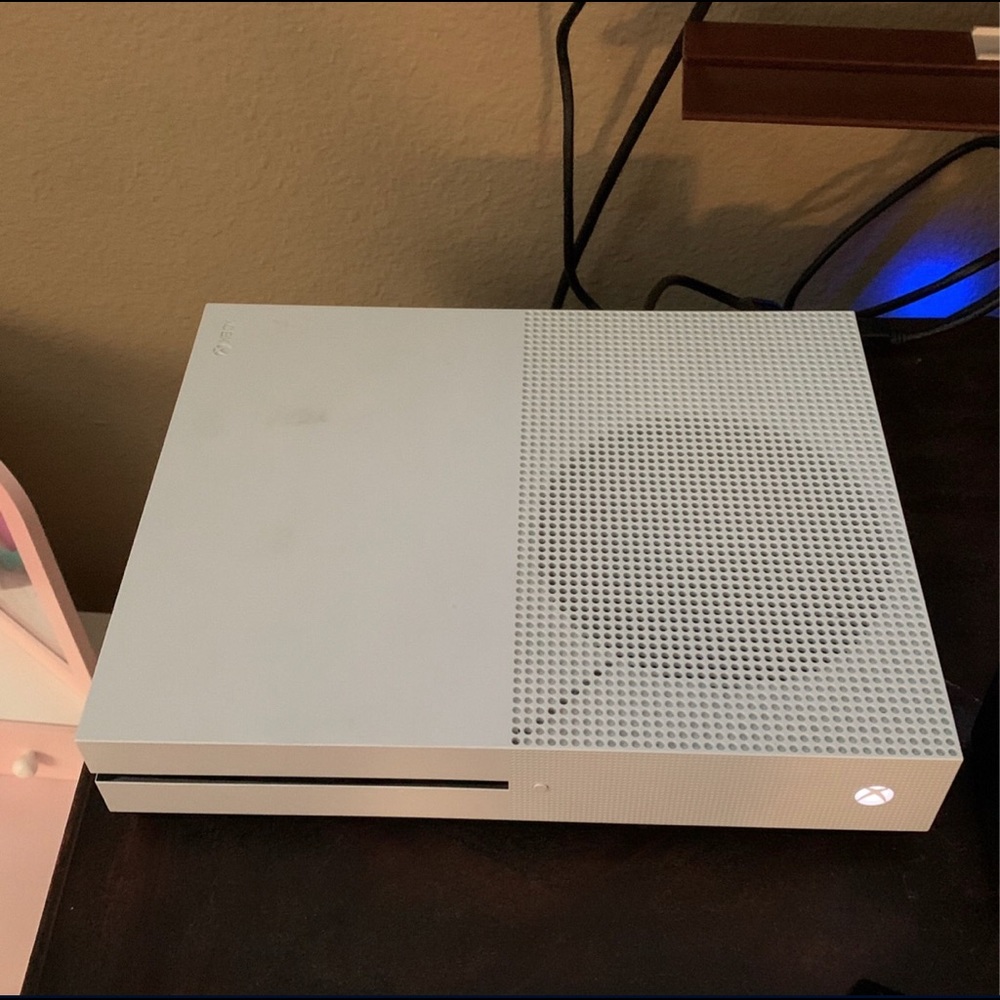Xbox one s read description